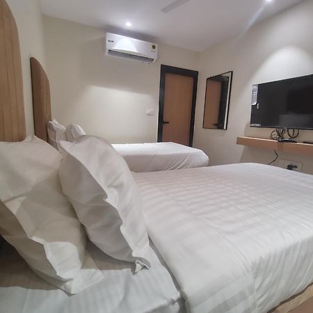 Hotel Blueearth Vizianagaram Экстерьер фото