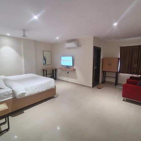 Hotel Blueearth Vizianagaram Экстерьер фото