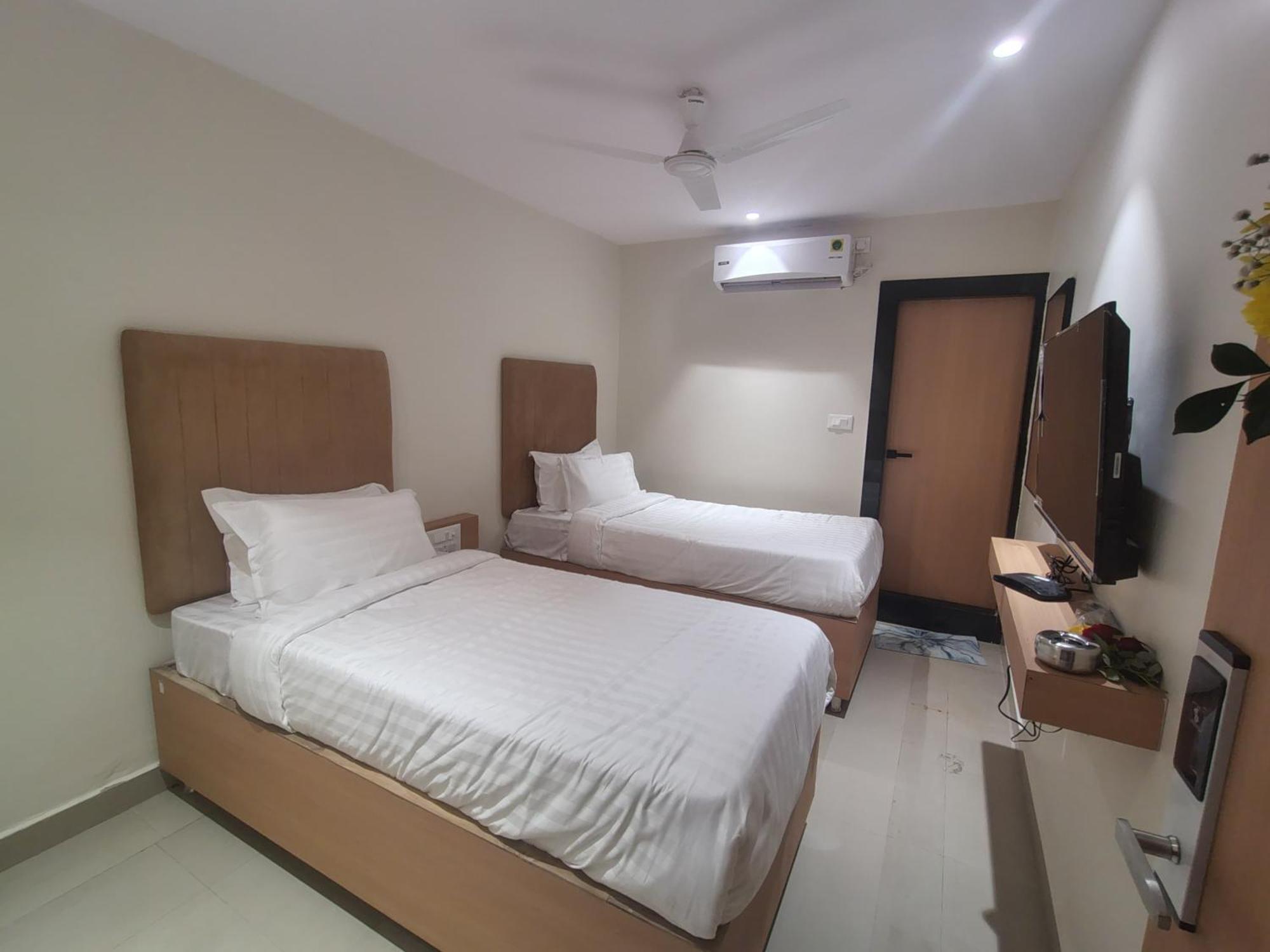 Hotel Blueearth Vizianagaram Экстерьер фото